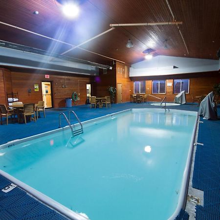 Miles City Hotel Екстериор снимка