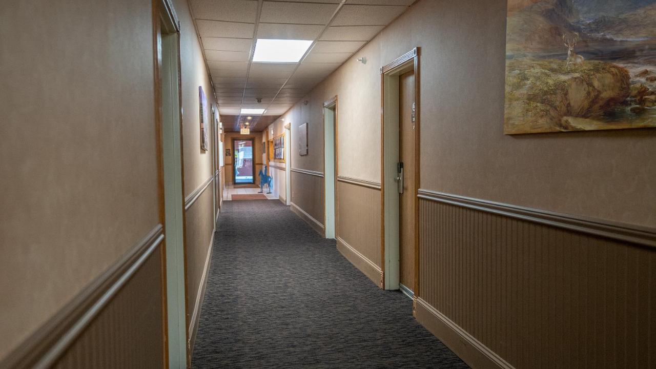 Miles City Hotel Екстериор снимка