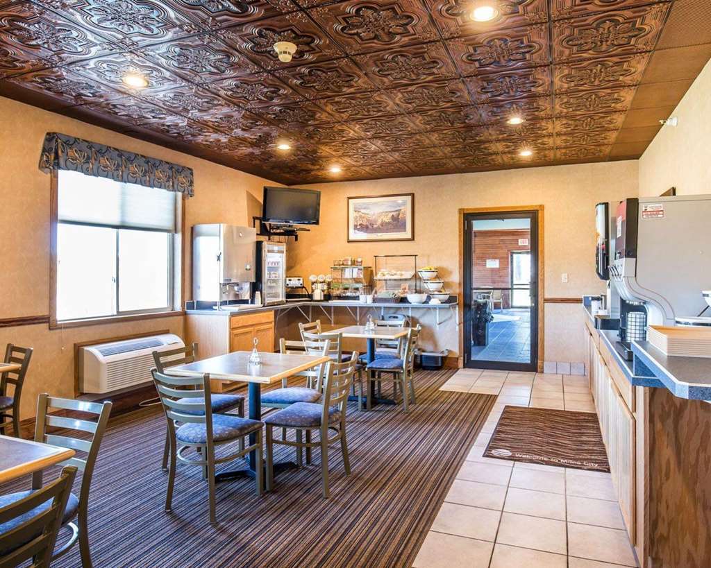 Miles City Hotel Ресторант снимка