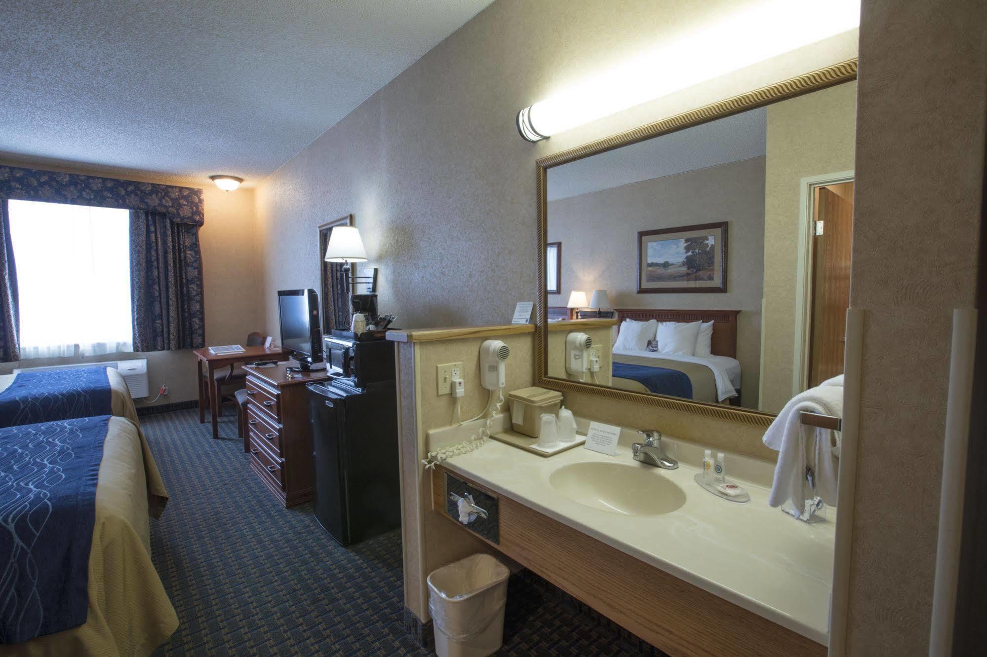 Miles City Hotel Екстериор снимка