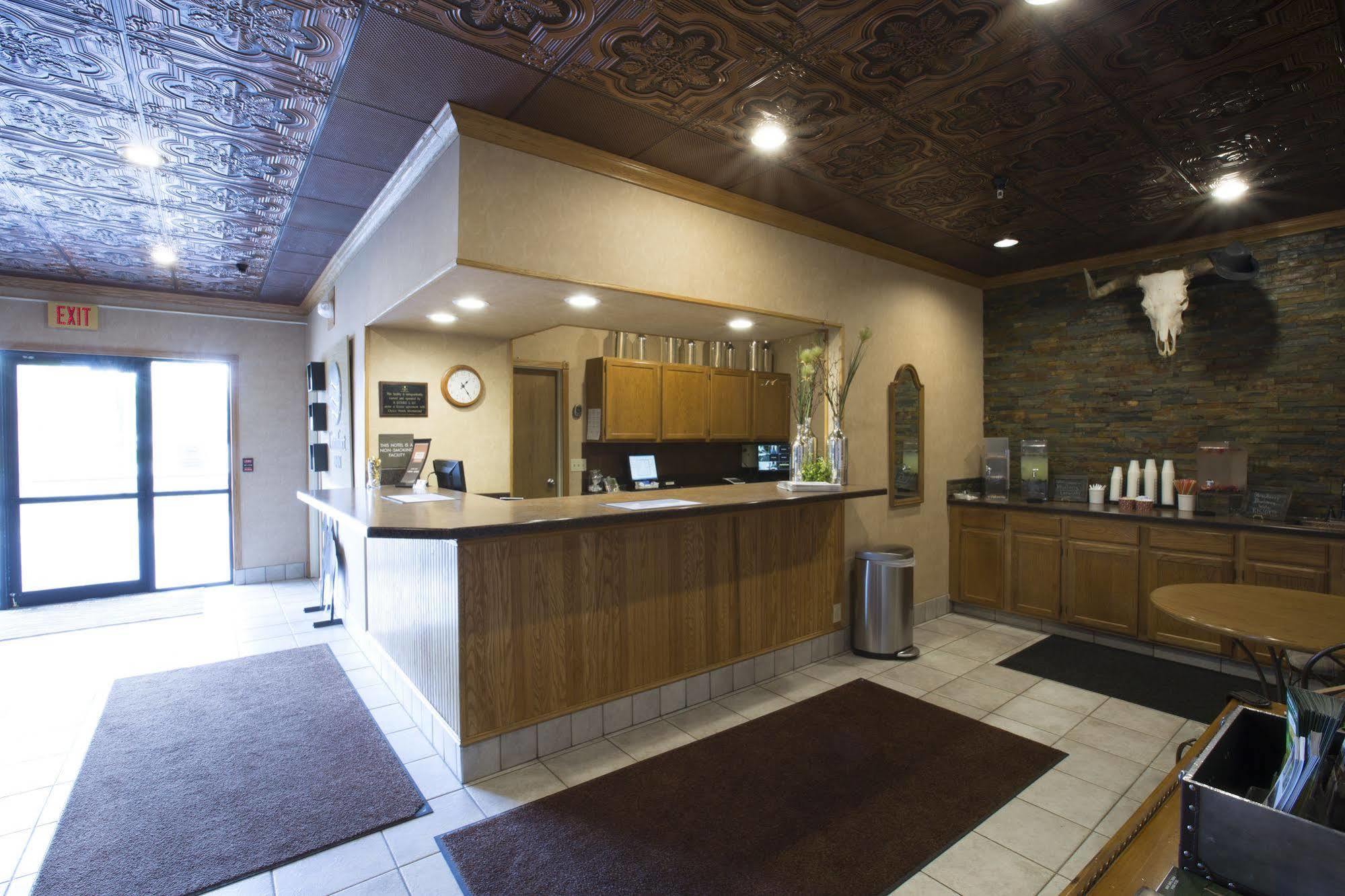 Miles City Hotel Екстериор снимка